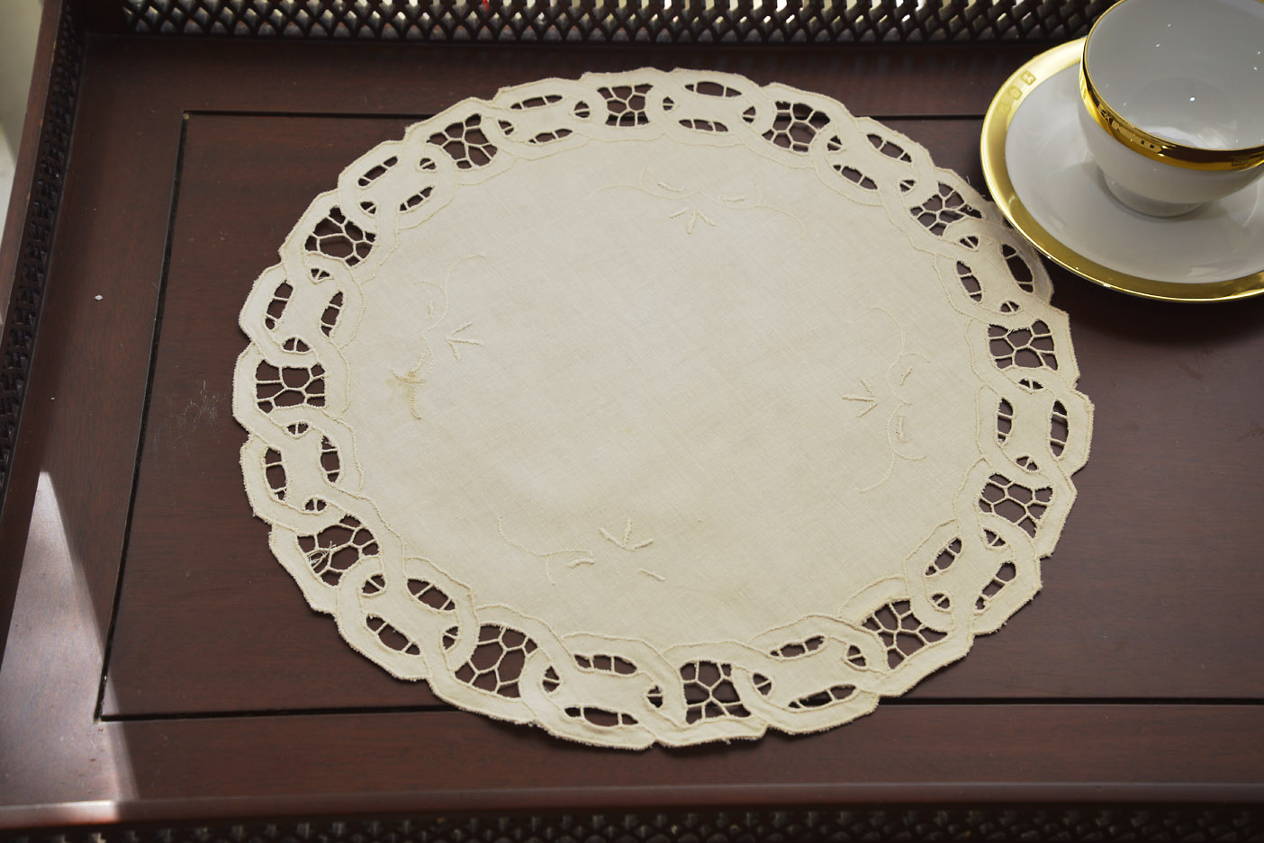 Pearled Ivory color, dynasty doily