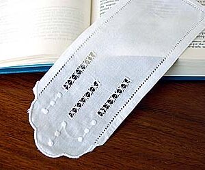 Hemstitch Bookmarks with Polka Dots. Size: 3″x9″ ( 12 pieces)